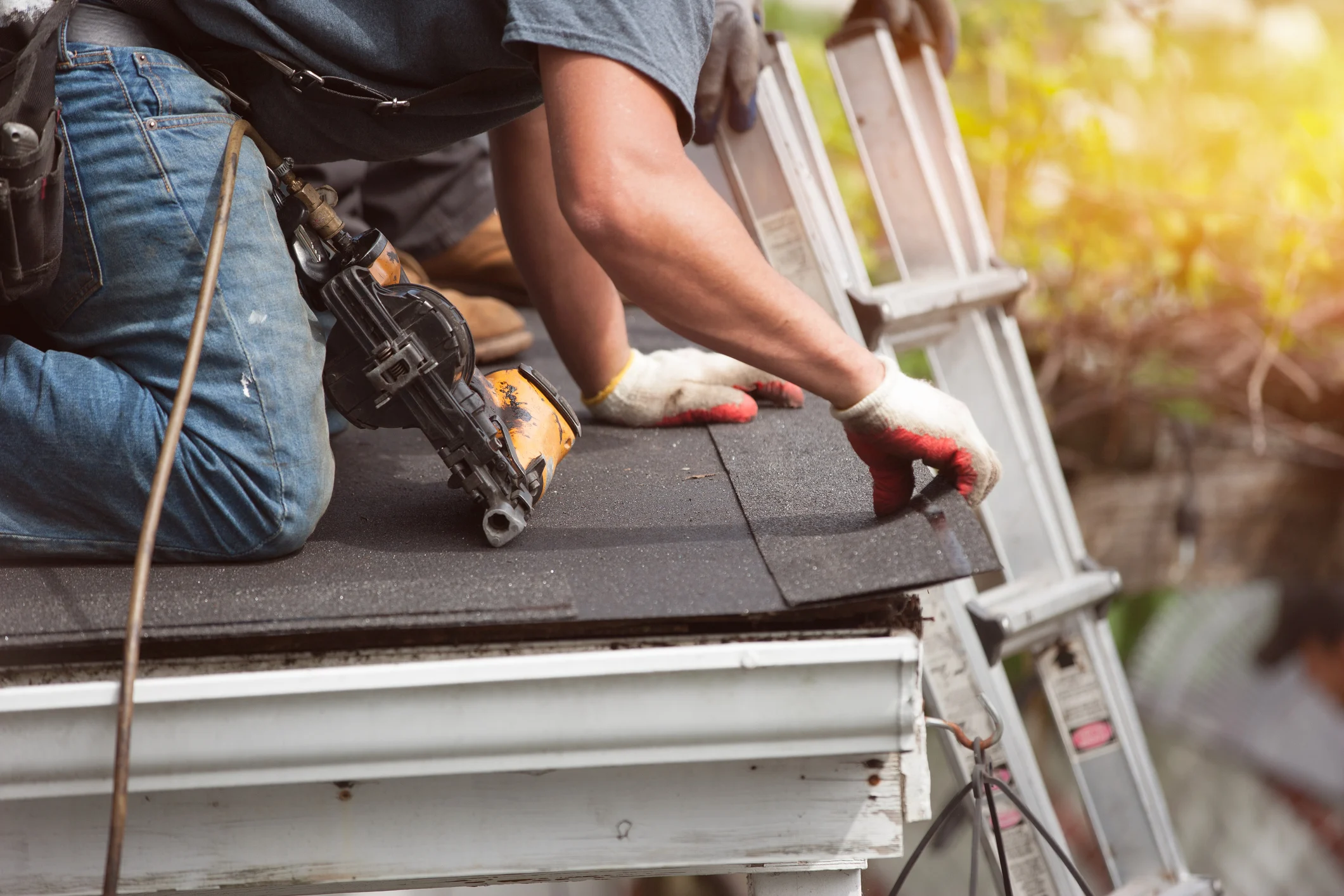 Roofing Jobs Maybe Make Up To $2,500 Weekly Even With No Experience - Here's How